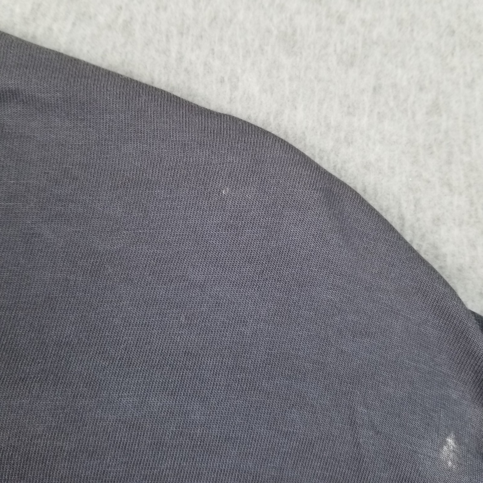 NEW Roundtree & Yorke T Shirt Men’s Medium M Gray Long Sleeves Crewneck Stretch