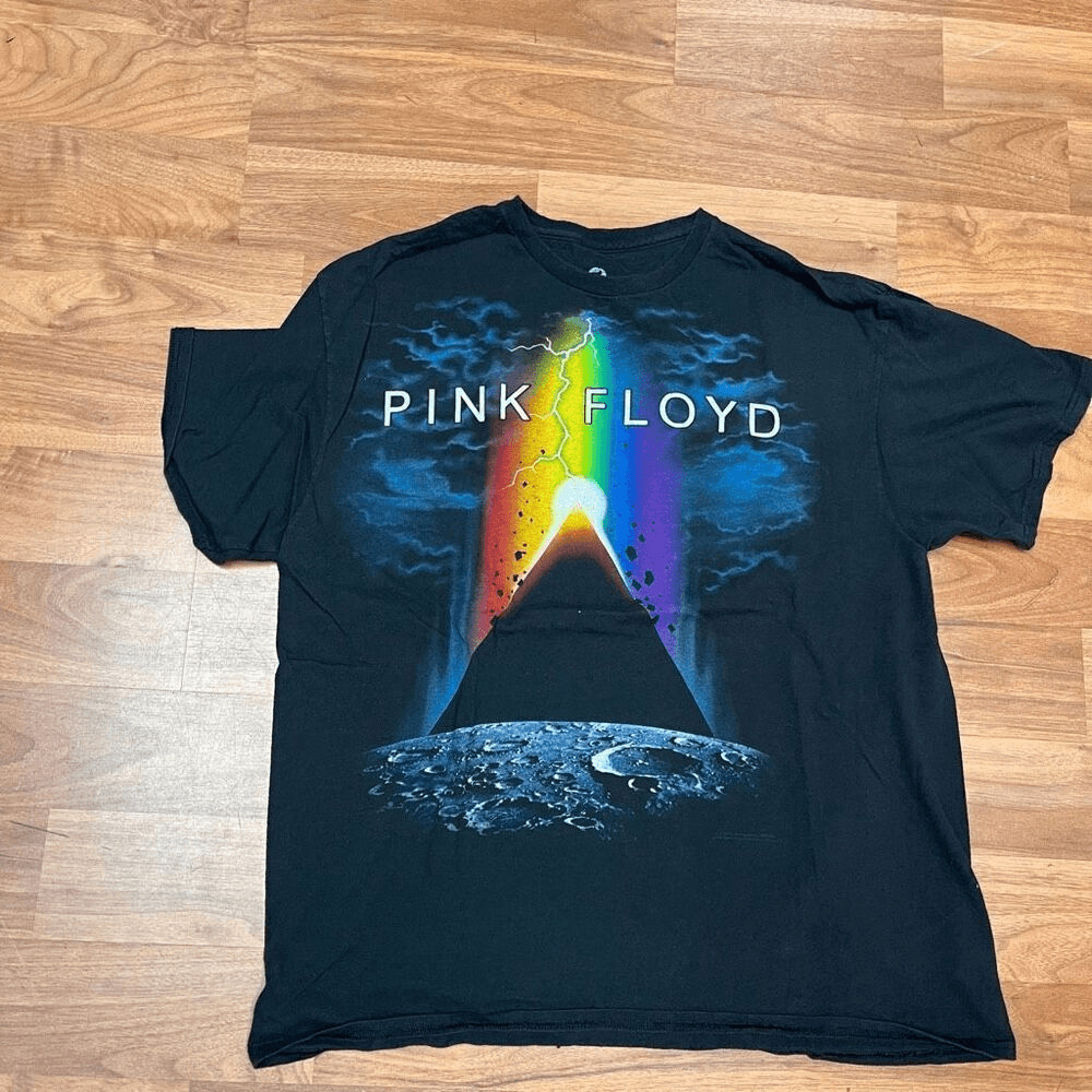 Liquid Blue Mens Pink Floyd Rainbow Pyramid Moon Graphic T-shirt Black XL