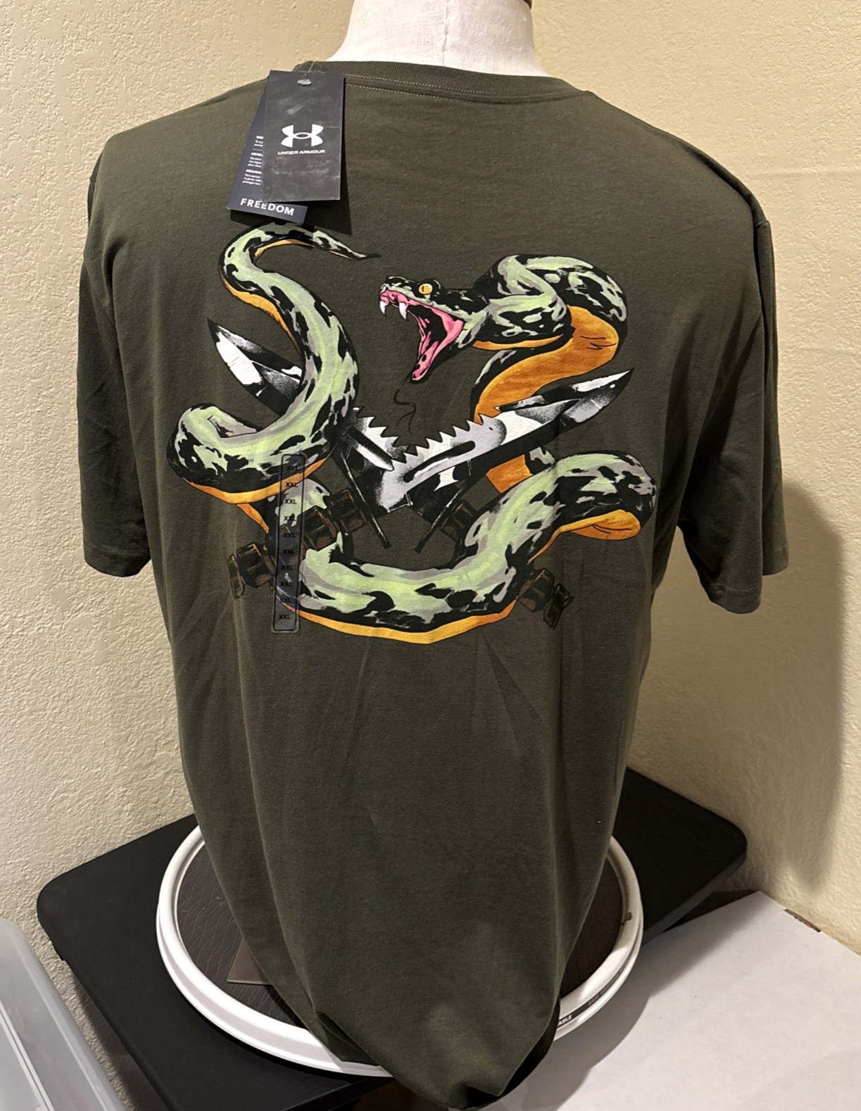 Under Armour 1389920 UA Men’s Freedom Snake Knife Cotton OD Green T-Shirt Sz XXL