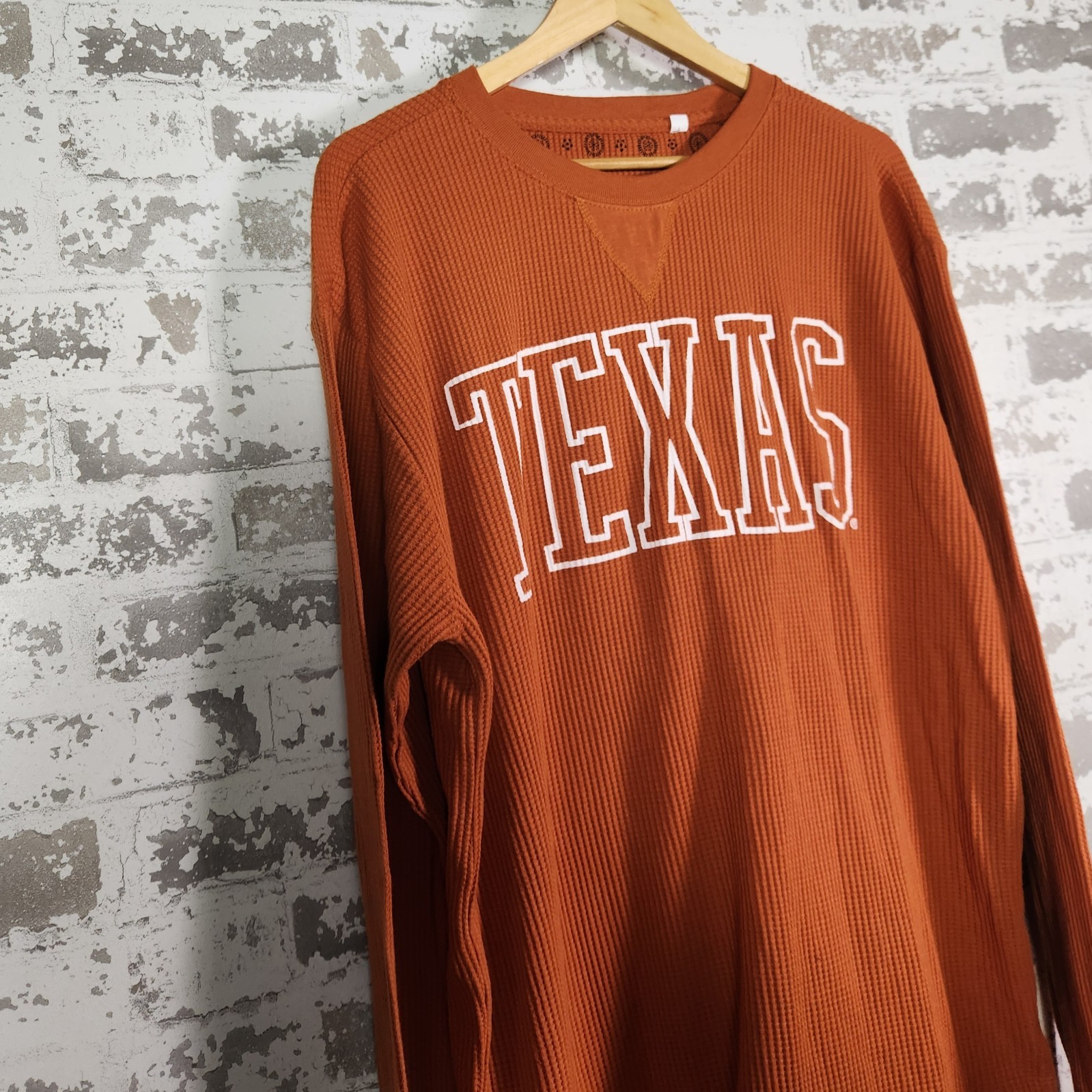 Pressbox Texas Longhorns Thermal Shirt Men’s Large Burnt Orange Waffle Knit