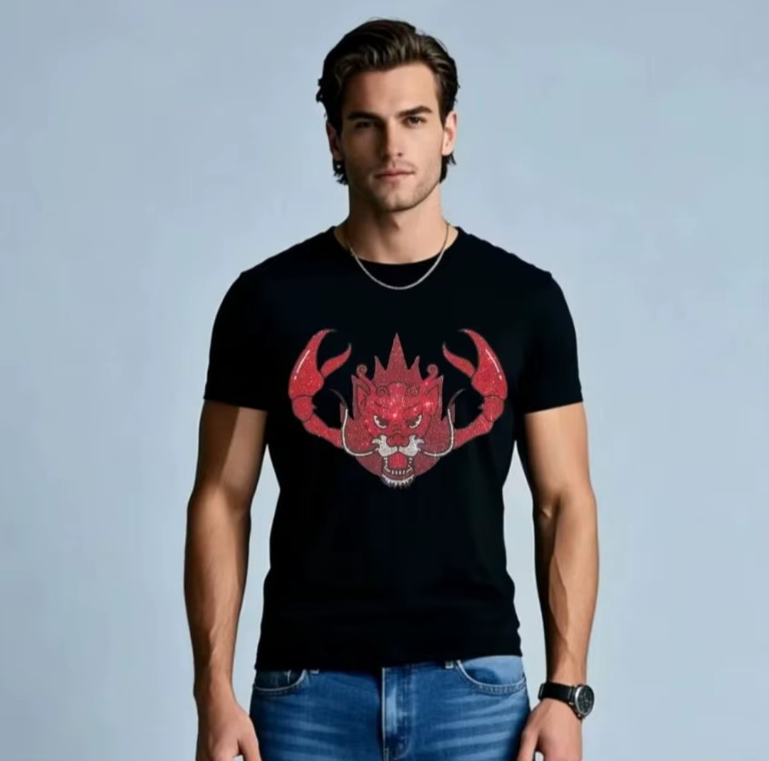 New Men Luxury Scorpion Rhinestones Fashion Black T-Shirt High Quality