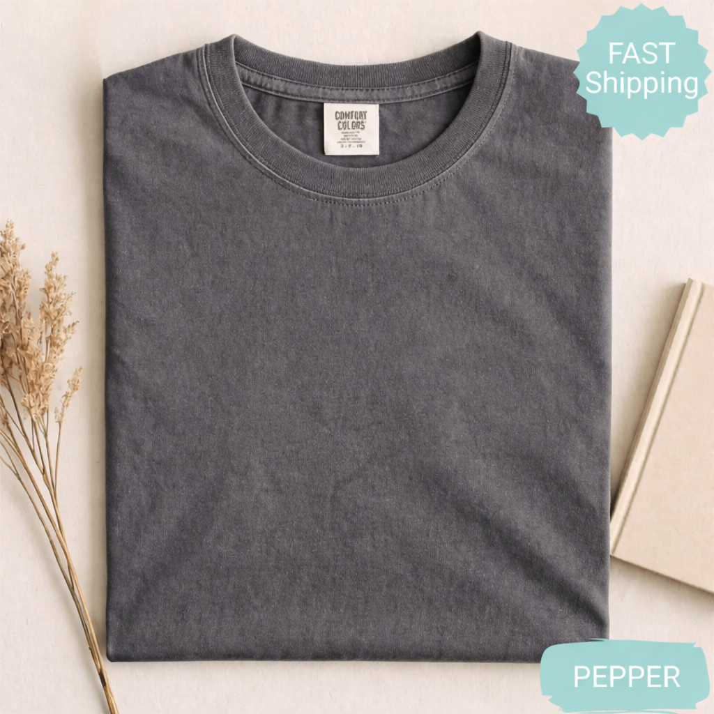Blueberry 90s Vintage Style Comfort Colors T-Shirt