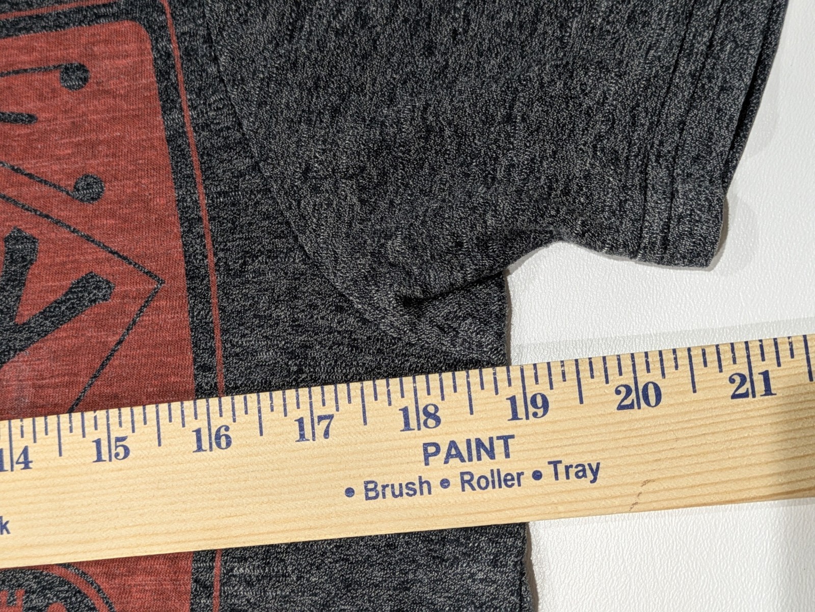 Hurley Tri-Blend Premium Fit T-shirt Soft Lightweight Graphic Tee – Grey- Size M