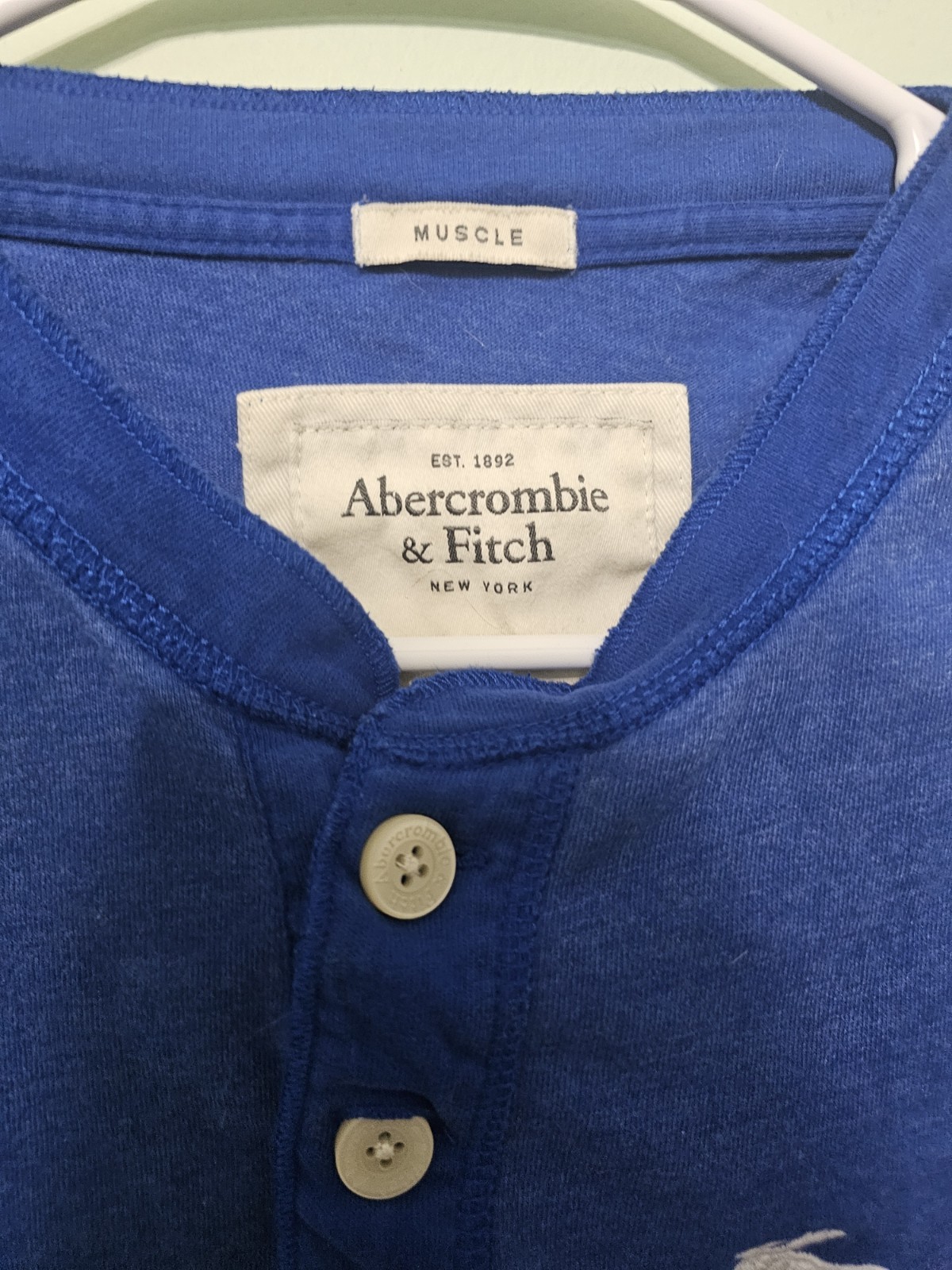 Abercrombie and Fitch Men’s Henley Tshirt Muscle Blue LARGE