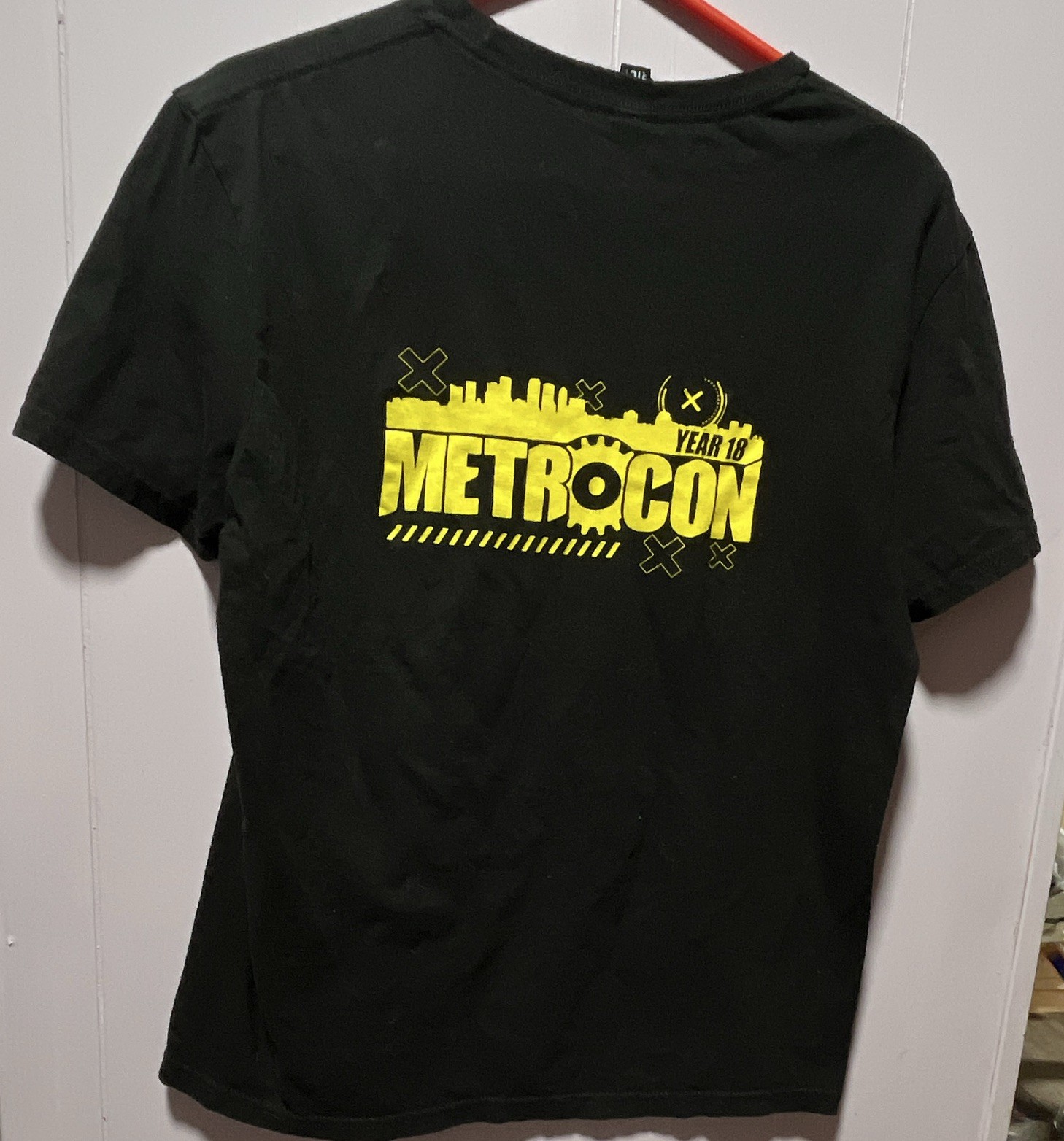 District The Concert Tee Metrocon 2021 Tampa FL Men’s Graphic T-Shirt Black M