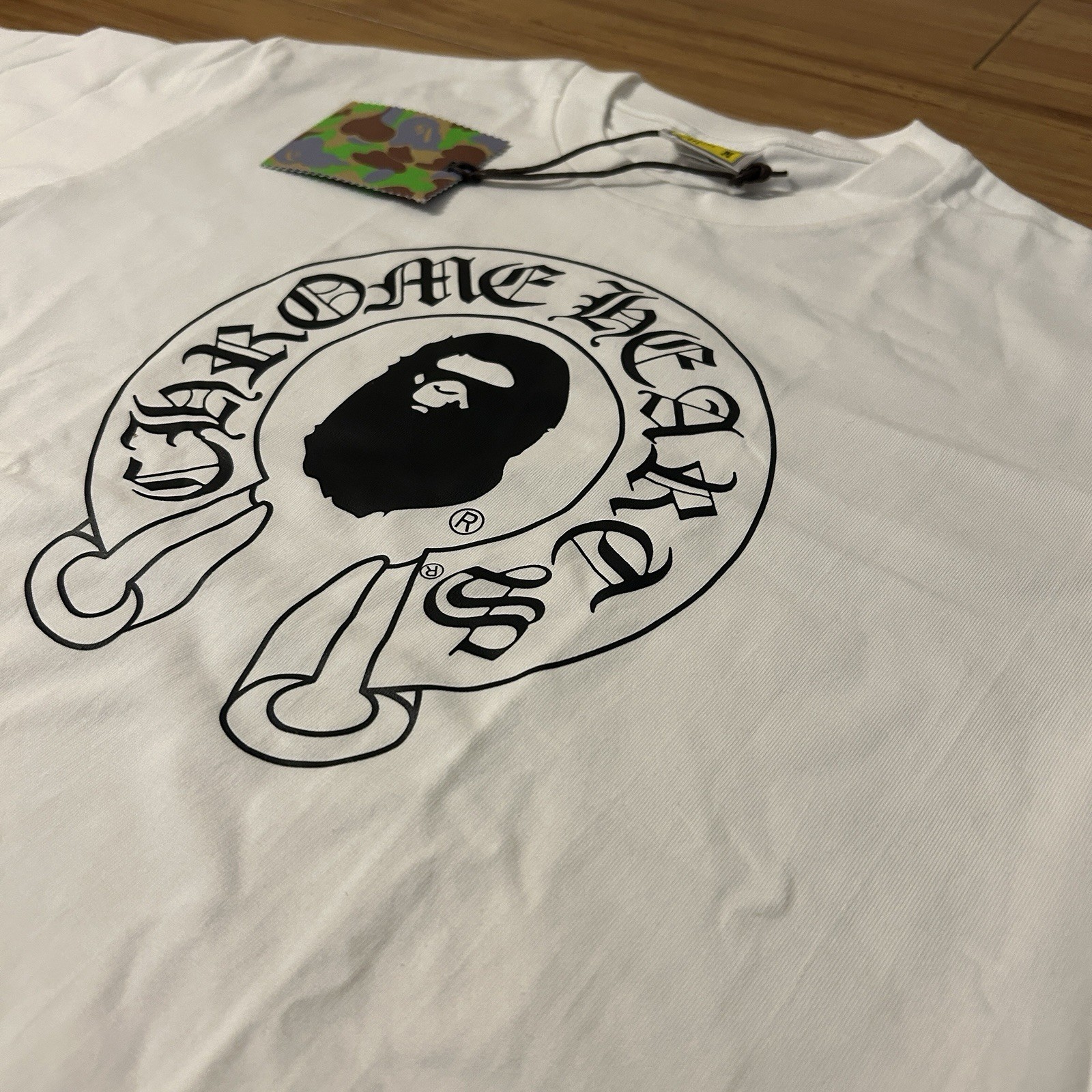 A Bathing Ape BAPE Men’s M White Graphic Logo Crew Neck Short Sleeve T-Shirt