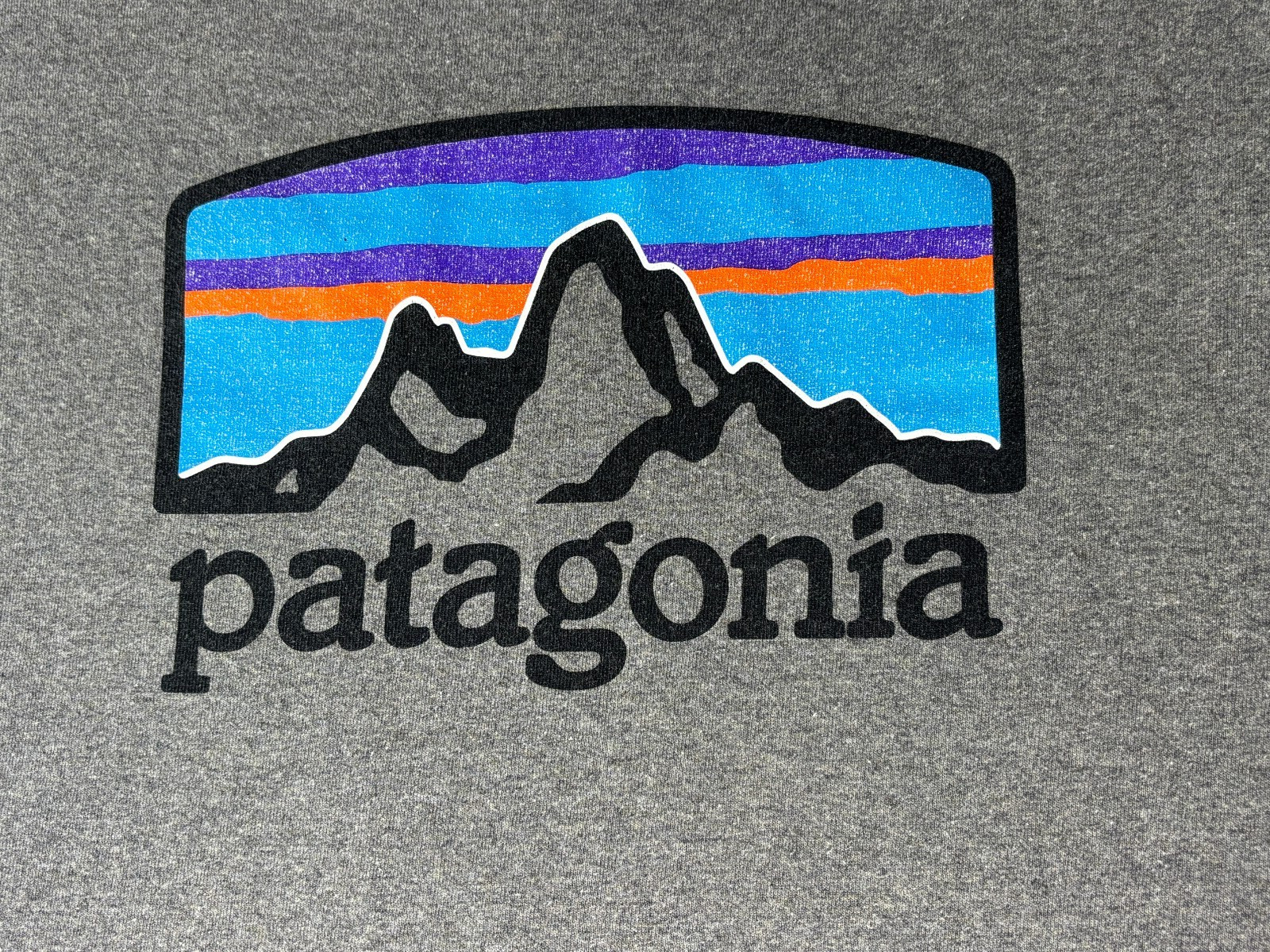 Patagonia Mens Responsibili-tee Tshirt Sze L Grey Regular Fit Blended Fabric EUC