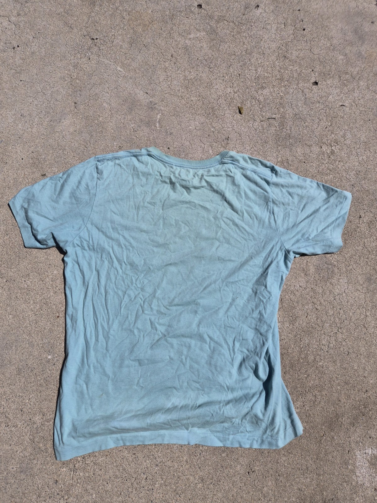Uniqlo UT KAWS x Uniqlo Men’s Green BFF Graphic Tee Shirt Size L Cotton