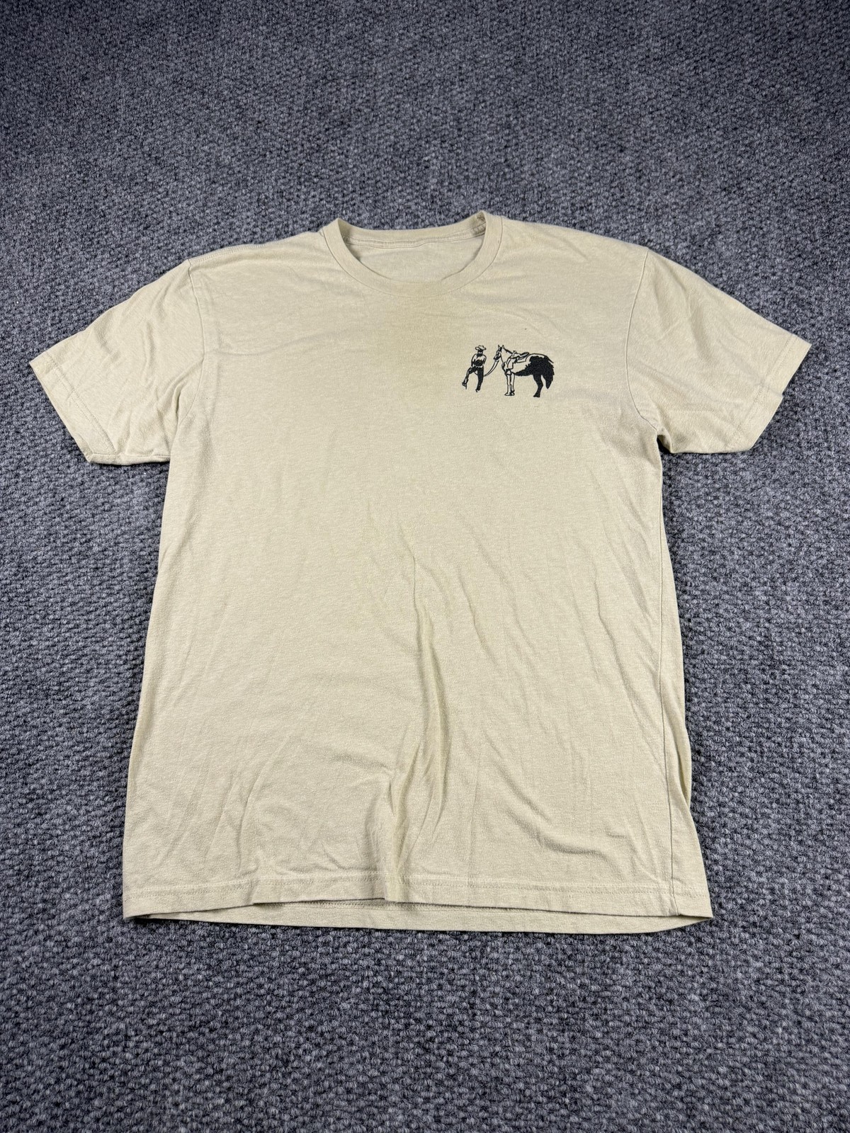 Poncho Shirt Mens Large Beige Cowboy Horse Graphic Tee Western Outdoors Casual
