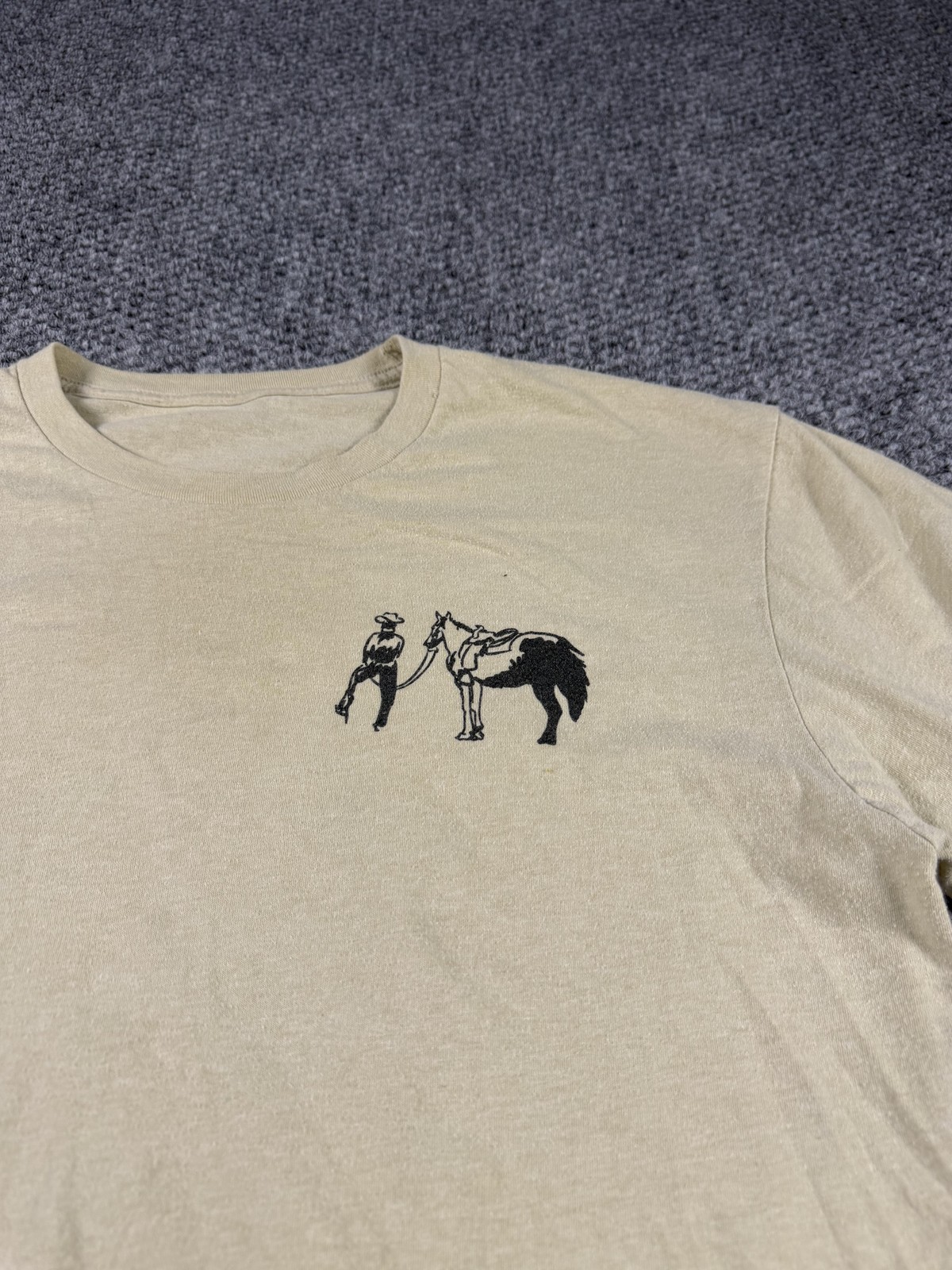 Poncho Shirt Mens Large Beige Cowboy Horse Graphic Tee Western Outdoors Casual