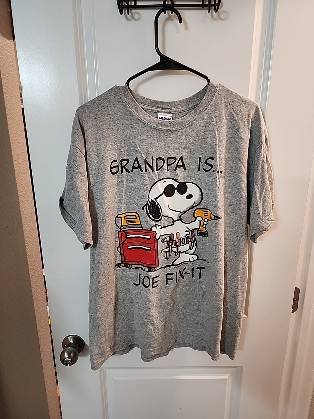 Peanuts Snoopy T-Shirt Size L Large Grandpa Is Joe Fix-It Tool Guy Gildan Y2K