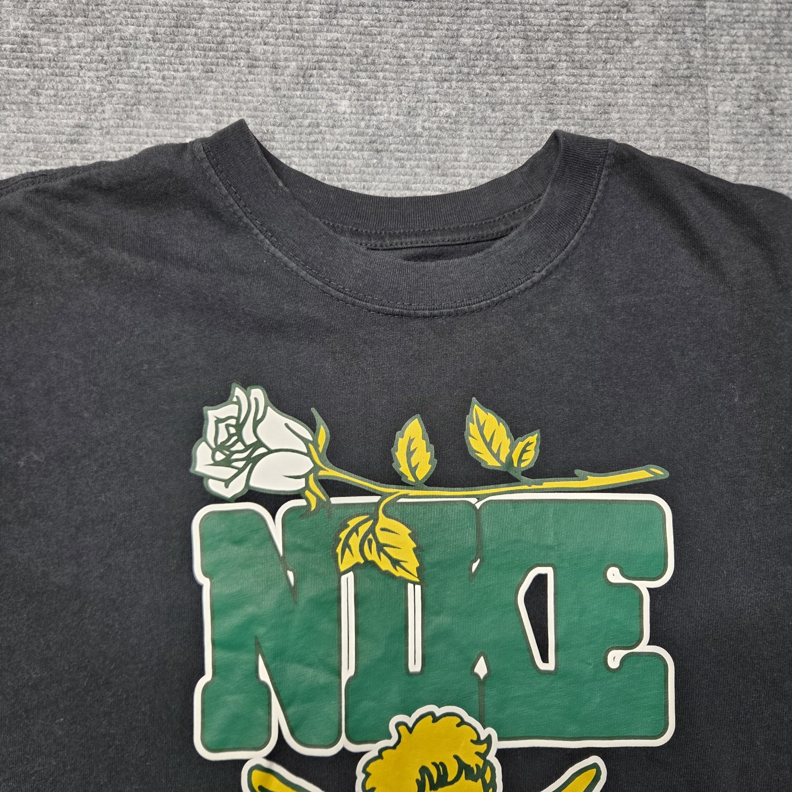 Nike T-Shirt Mens M Black Cherub Angel Rose Just Do It Swoosh Loose Fit Tee