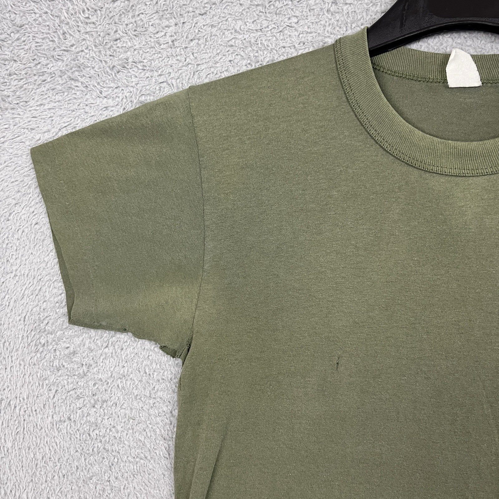 VTG Army Green T Shirt Single Stitch Olive MZRS 16.5” PTP Military Distress 70s