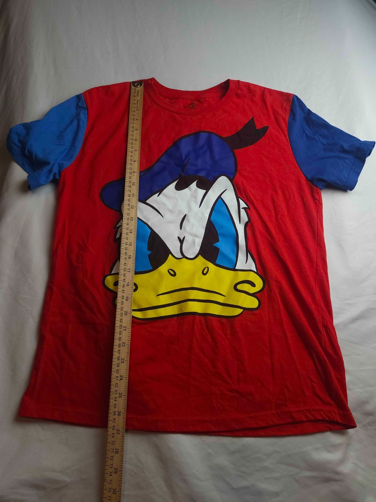 Disney Mickey & Co. Donald Duck T-Shirt Mens Medium Red Crew Neck Short Sleeve