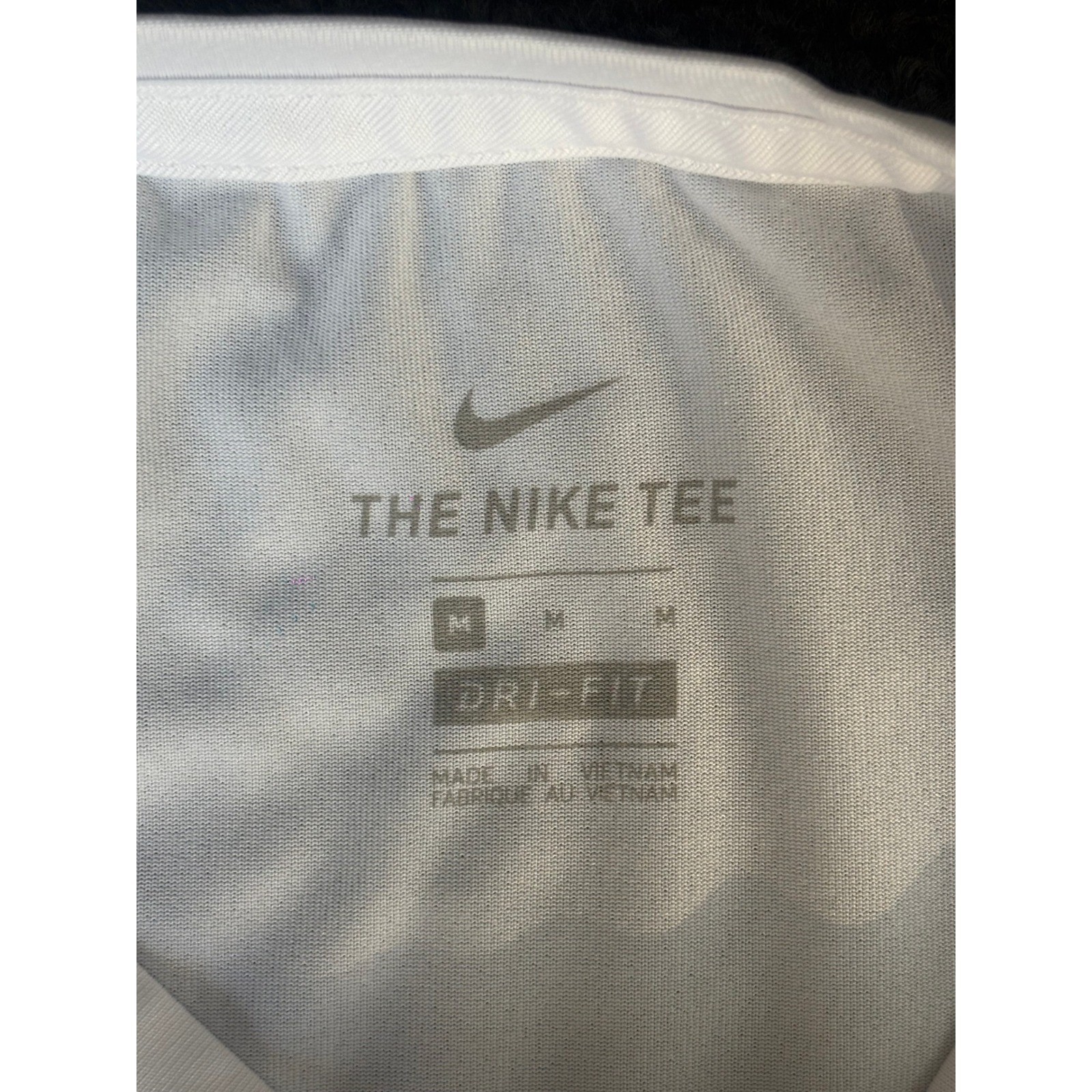 Nike Dri-FIT White Graphic Swoosh T-Shirt Mens Size M Short Sleeve Athletic Tee