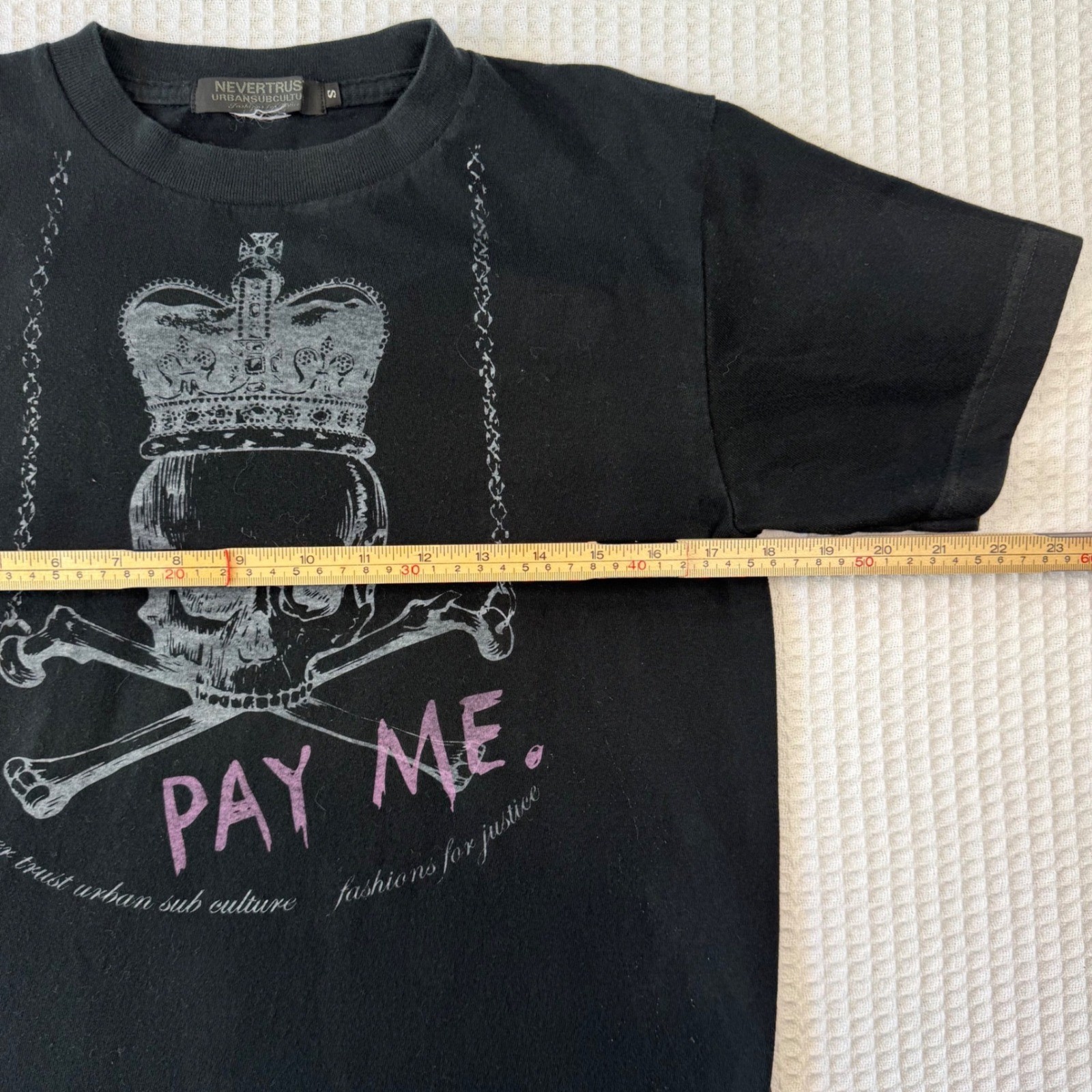 Nevertrust Urban Subculture Skull Crown Pay Me Graphic T-Shirt Black Small