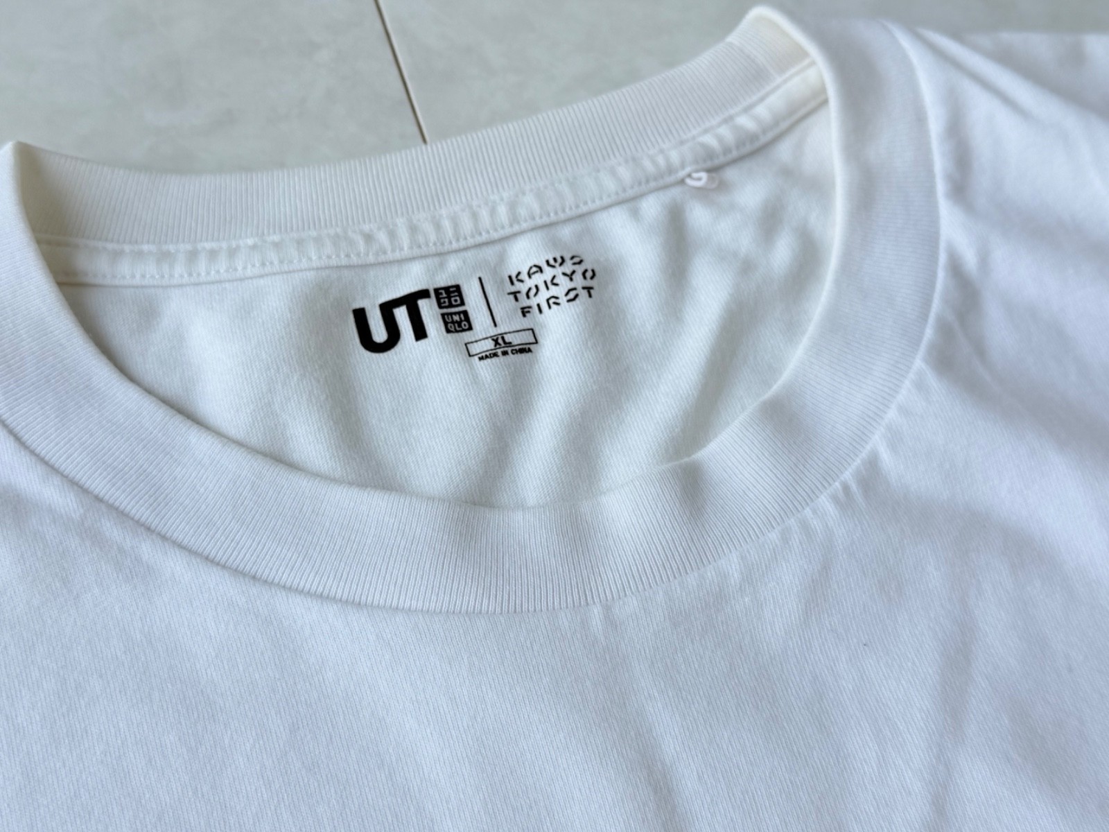 KAWS x UNIQLO T-Shirt Size XL White Used Stain on Back Japan
