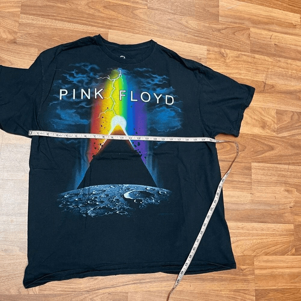Liquid Blue Mens Pink Floyd Rainbow Pyramid Moon Graphic T-shirt Black XL