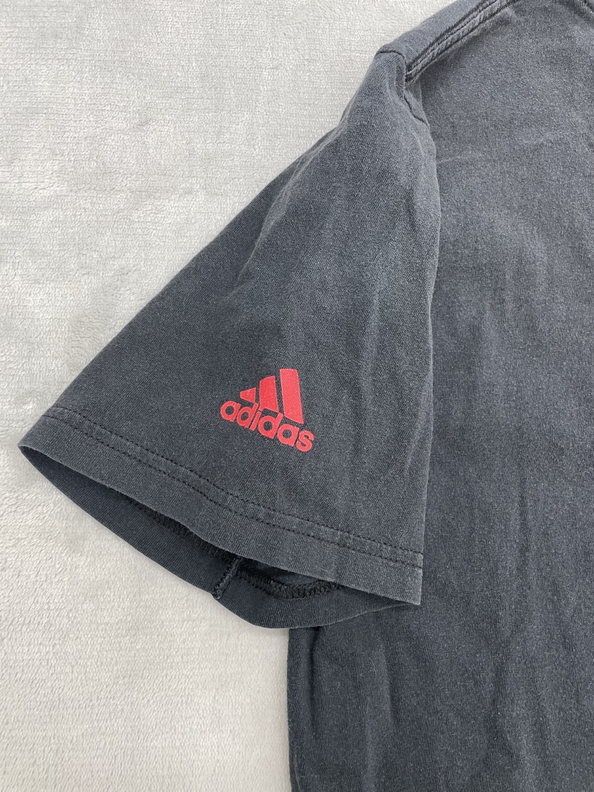 Adidas Go-To Tee Men M Black Red Vertical Logo Graphic Short Sleeve Shirt