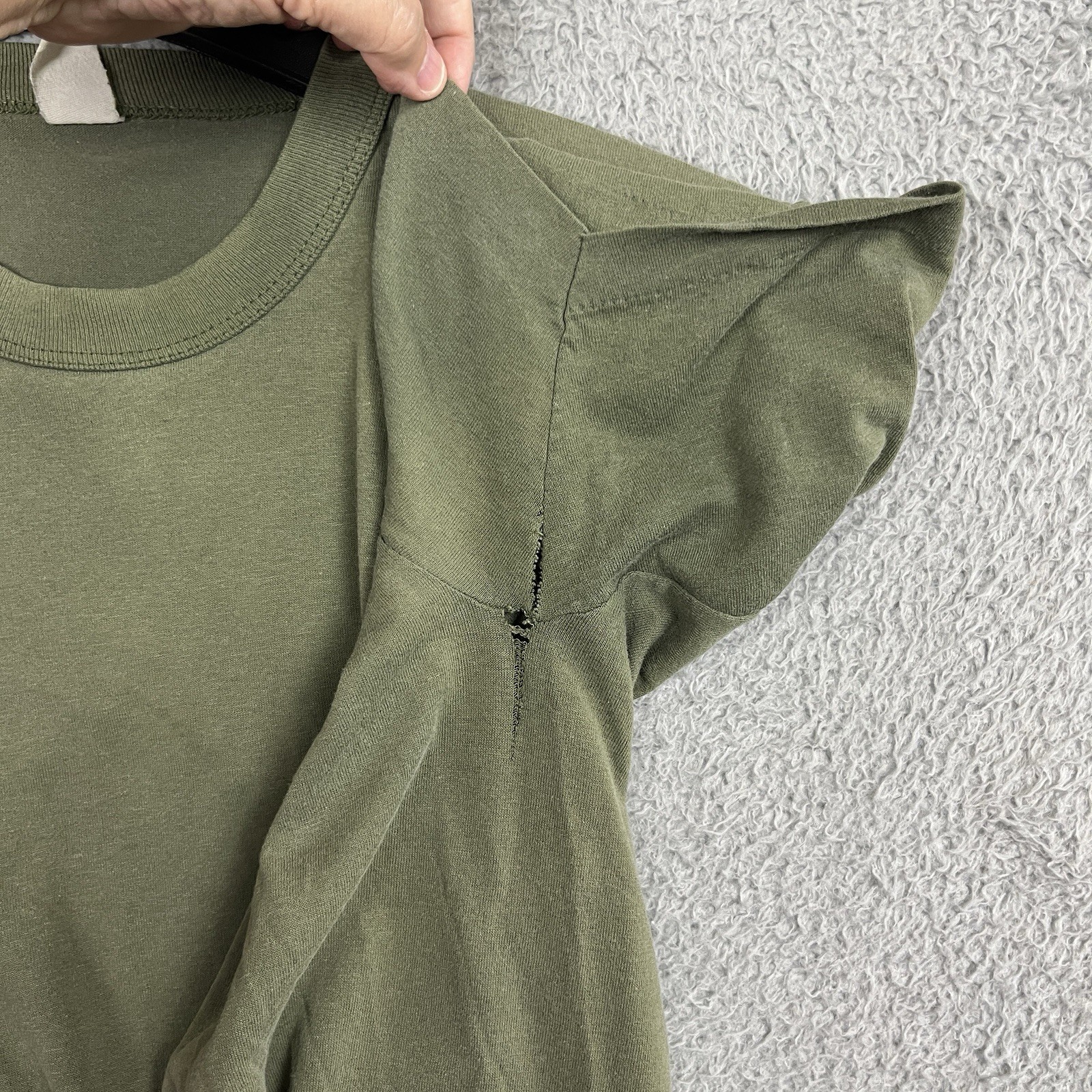VTG Army Green T Shirt Single Stitch Olive MZRS 16.5” PTP Military Distress 70s
