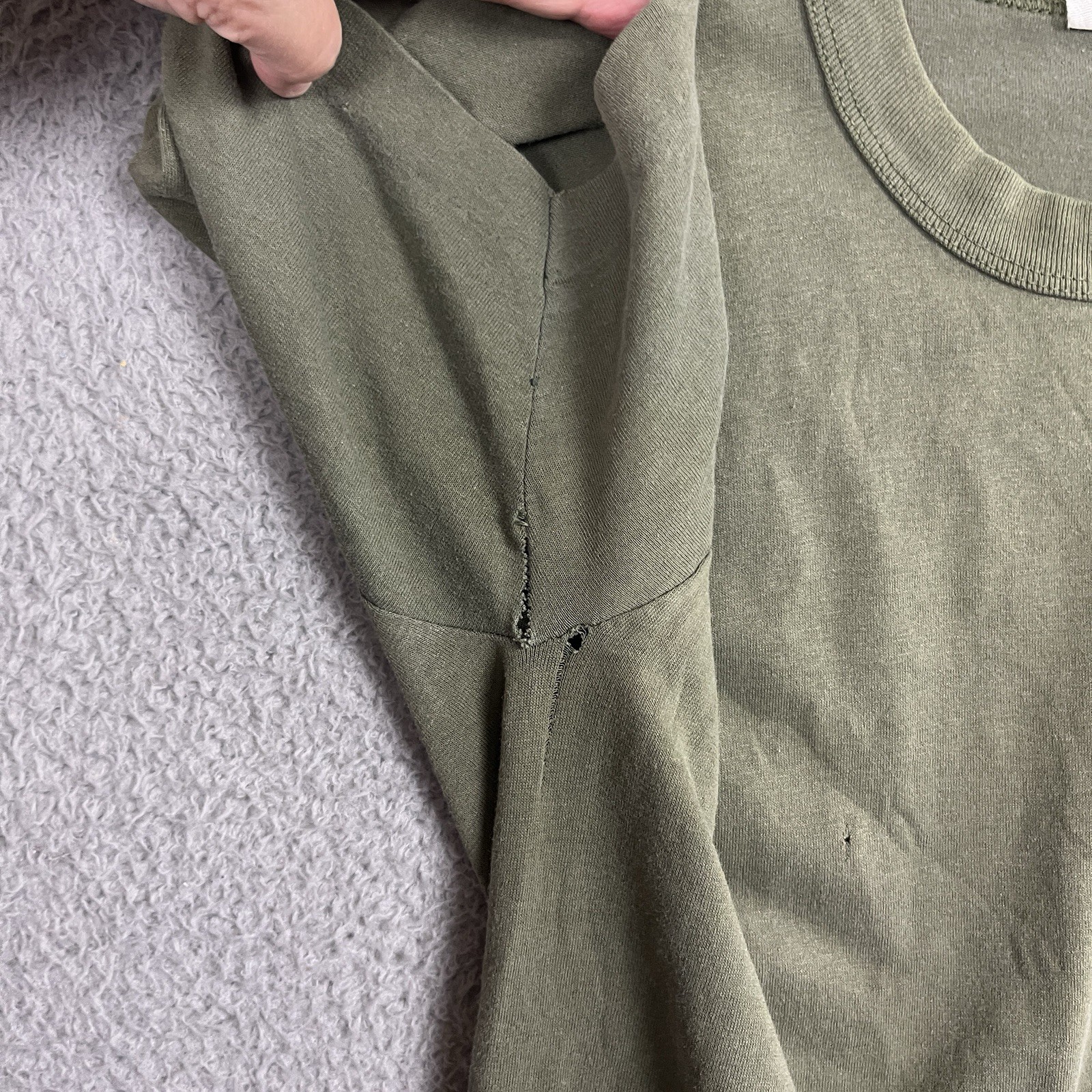 VTG Army Green T Shirt Single Stitch Olive MZRS 16.5” PTP Military Distress 70s