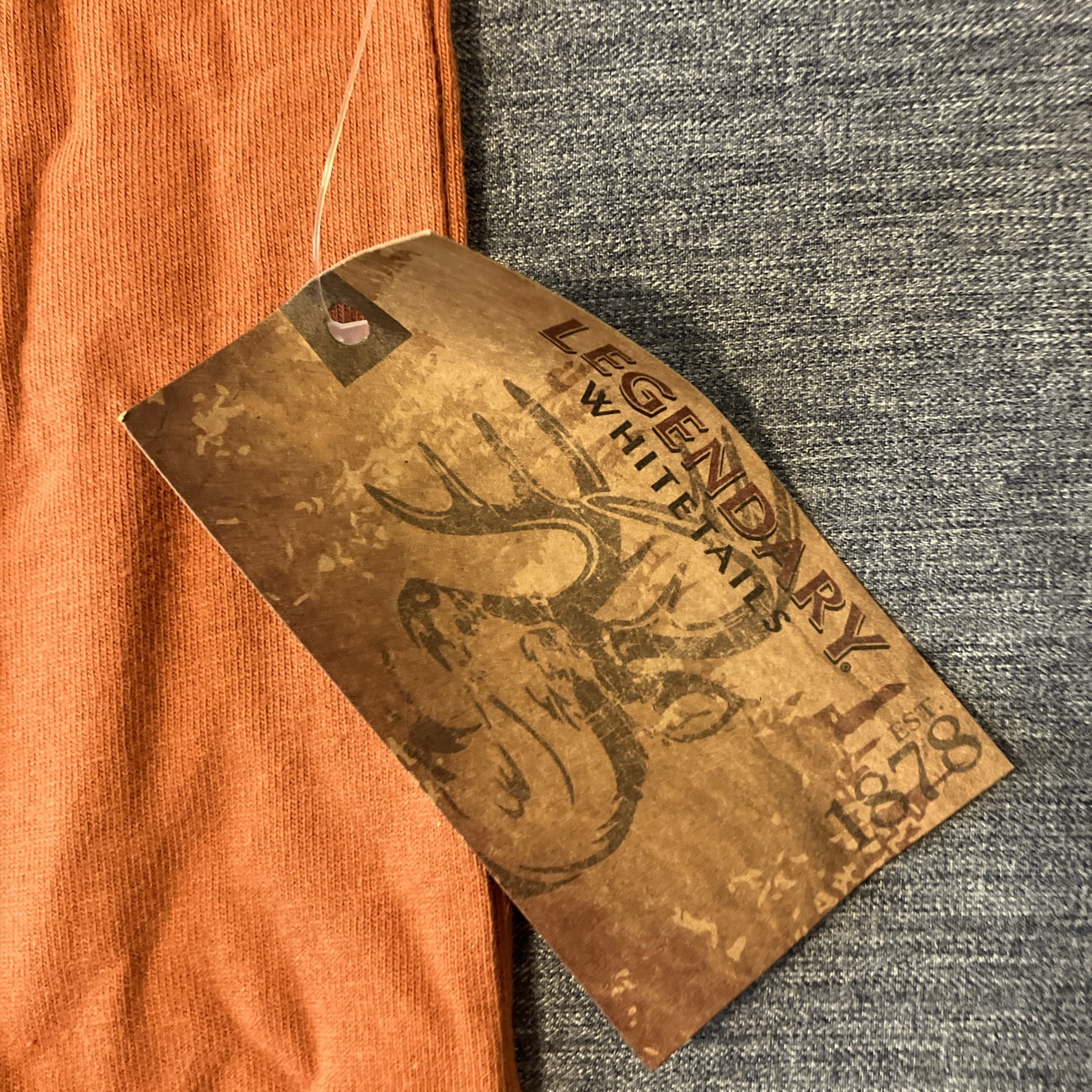 Legendary Whitetails Men’s T-Shirt Size Medium Burnt Orange New
